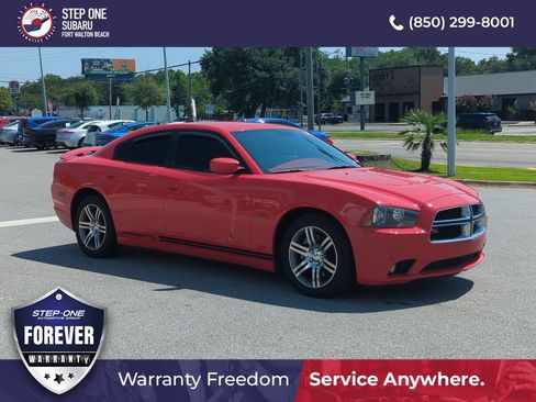 Used 2014 Dodge Charger R/T RWD image 9
