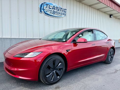 Used 2025 Tesla Model 3 Long Range RWD image 1