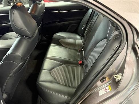 Used 2019 Toyota Camry SE w/ Carpet Mat Package FWD image 12