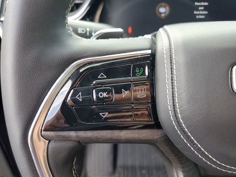 Used 2023 Jeep Grand Cherokee Overland AWD/4WD image 28