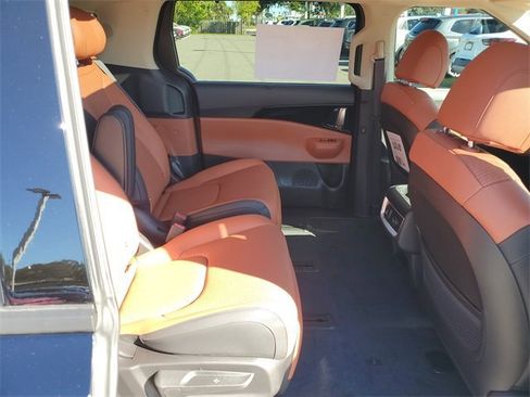 New 2026 Kia Carnival SX Prestige image 12