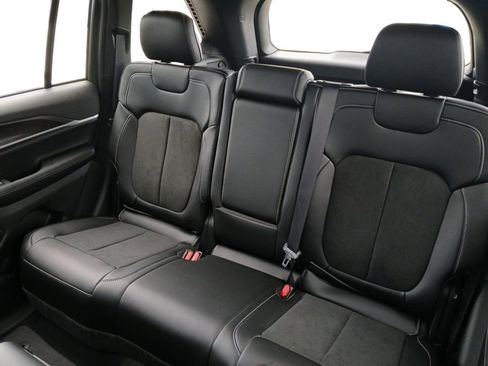 New 2026 Jeep Grand Cherokee Altitude image 22