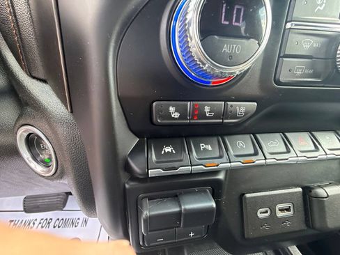 Used 2021 GMC Sierra 1500 AT4 w/ AT4 Value Package AWD/4WD image 16
