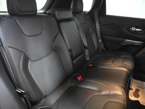 Used 2019 Jeep Cherokee Limited image 15