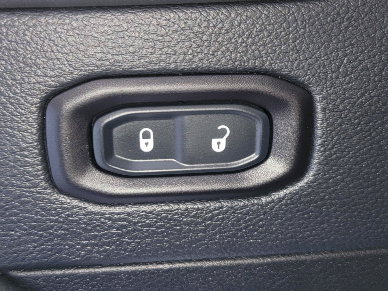 Used 2019 Jeep Wrangler Unlimited Sahara w/ Quick Order Package 24M Moab AWD/4WD image 30