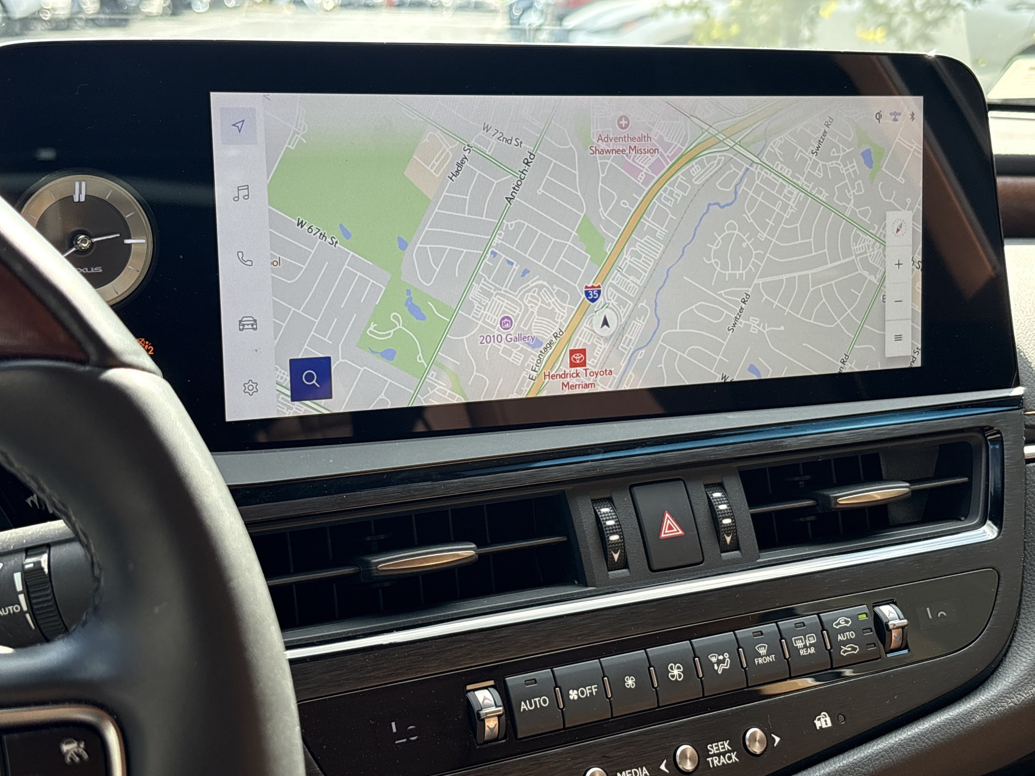 Used 2025 Lexus ES 350 Ultra Luxury FWD image 24