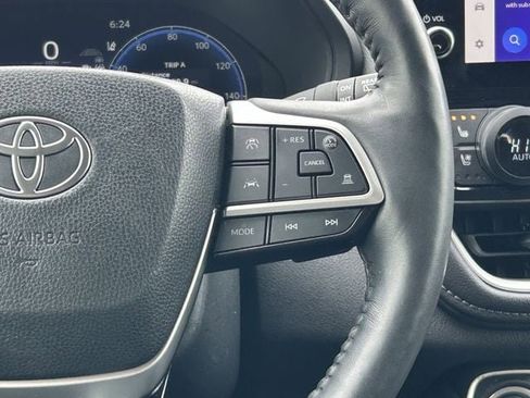Certified 2024 Toyota Grand Highlander Platinum image 17