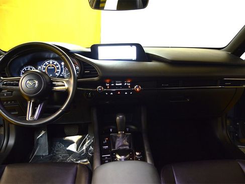 Used 2020 MAZDA MAZDA3 Hatchback w/ Premium Package image 2