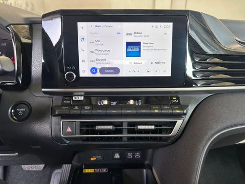 Used 2025 Toyota Camry LE image 21