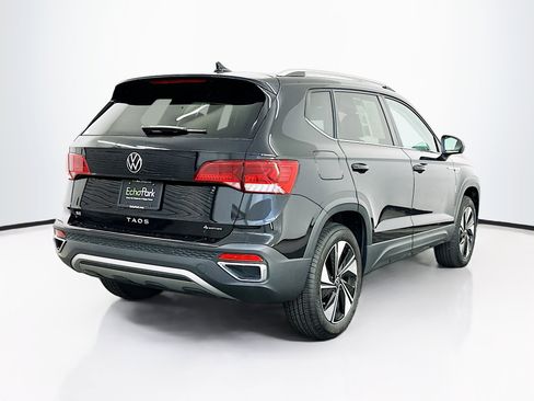 Used 2024 Volkswagen Taos SE w/ Panoramic Sunroof Package image 9