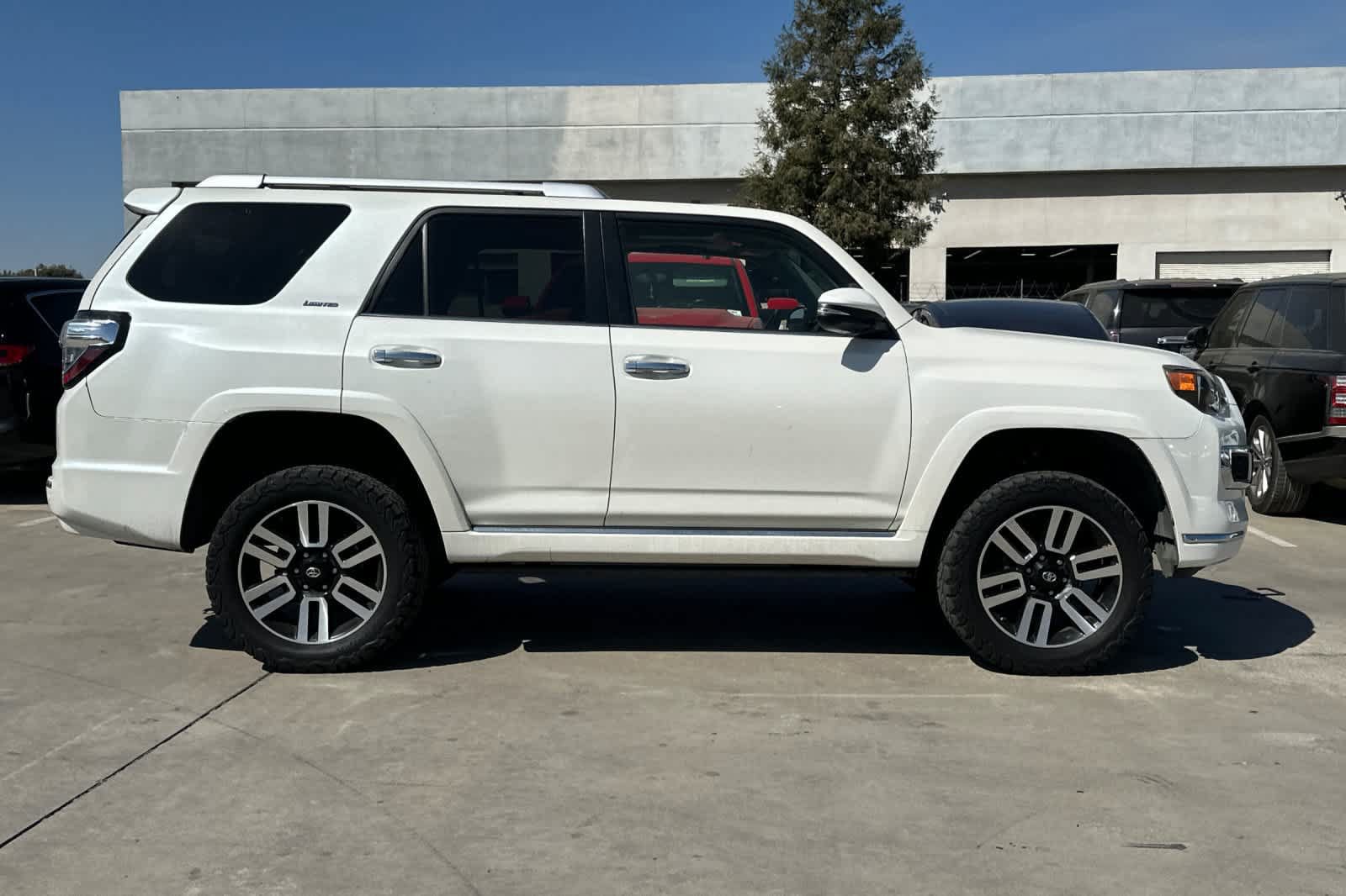 Used 2014 Toyota 4Runner Limited AWD/4WD image 9