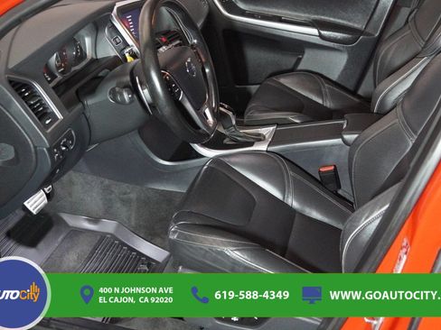 Used 2017 Volvo XC60 T6 R-Design w/ Climate Package AWD/4WD image 9