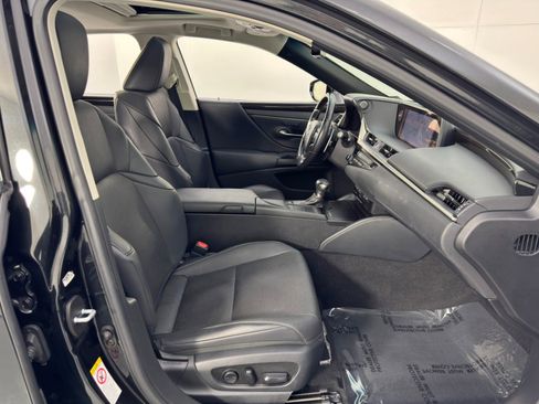 Used 2019 Lexus ES 300h image 15