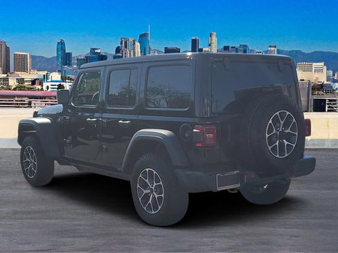 Used 2025 Jeep Wrangler Unlimited Sport AWD/4WD image 5