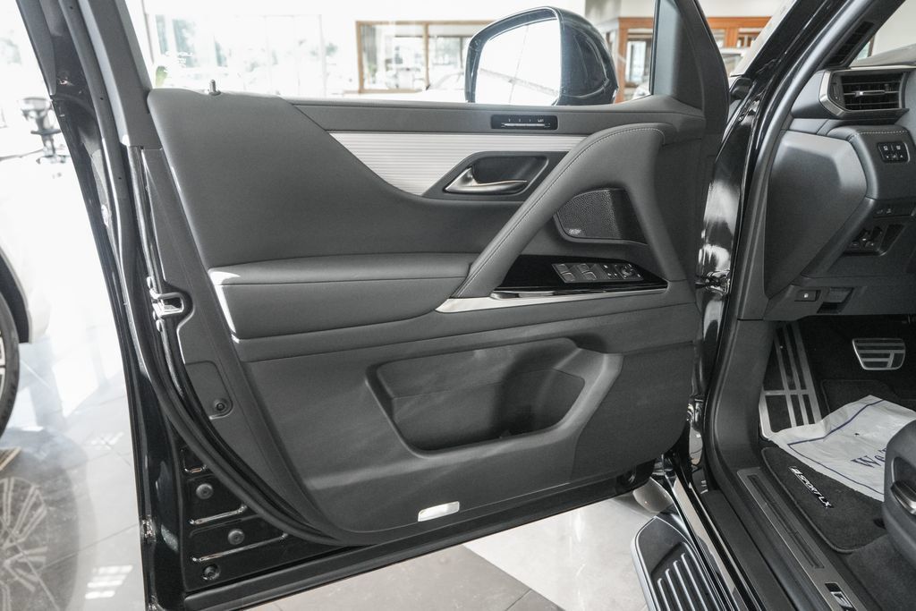 New 2026 Lexus LX 700h F Sport AWD/4WD image 8