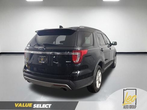 Used 2016 Ford Explorer XLT w/ Equipment Group 202A AWD/4WD image 5