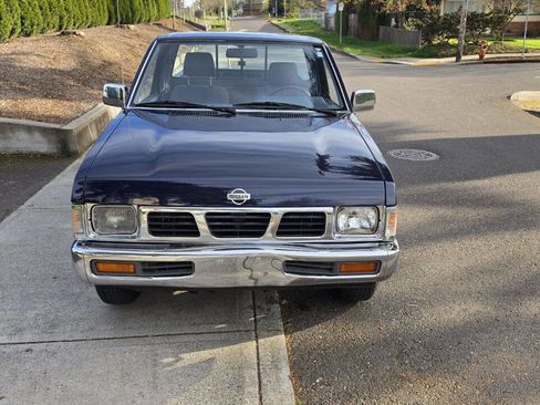 Used 1993 Nissan Pickup 2WD King Cab image 2