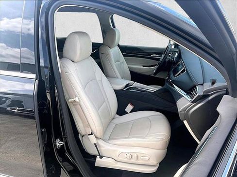 Used 2023 Buick Enclave Essence w/ Sport Touring Edition FWD image 9