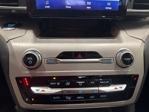 Used 2023 Ford Explorer XLT w/ Equipment Group 202A image 33