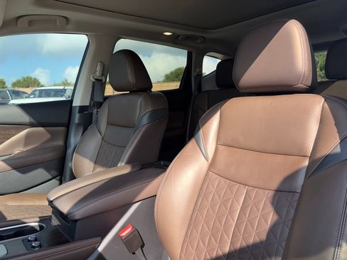 Certified 2023 Nissan Murano Platinum w/ Cargo Package FWD image 10