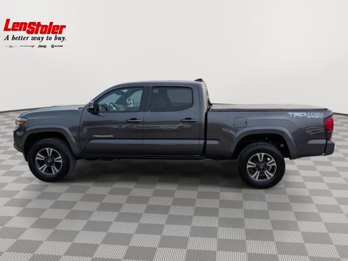 Used 2018 Toyota Tacoma TRD Sport w/ TRD Premium Sport Package AWD/4WD image 2