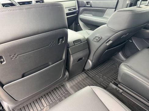 Used 2025 Hyundai Santa Fe Calligraphy FWD image 25