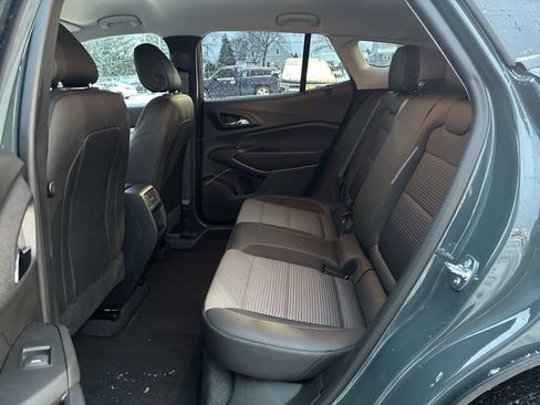 Used 2025 Chevrolet Trax LT w/ Driver Confidence Package image 24