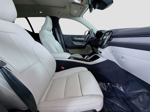 Used 2023 Volvo XC40 B5 Plus w/ Driver Assist Package image 23