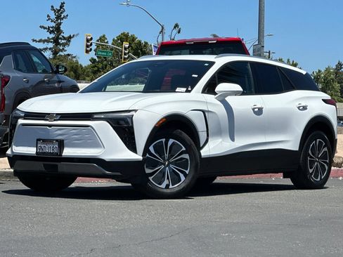 Used 2024 Chevrolet Blazer EV LT AWD/4WD image 8