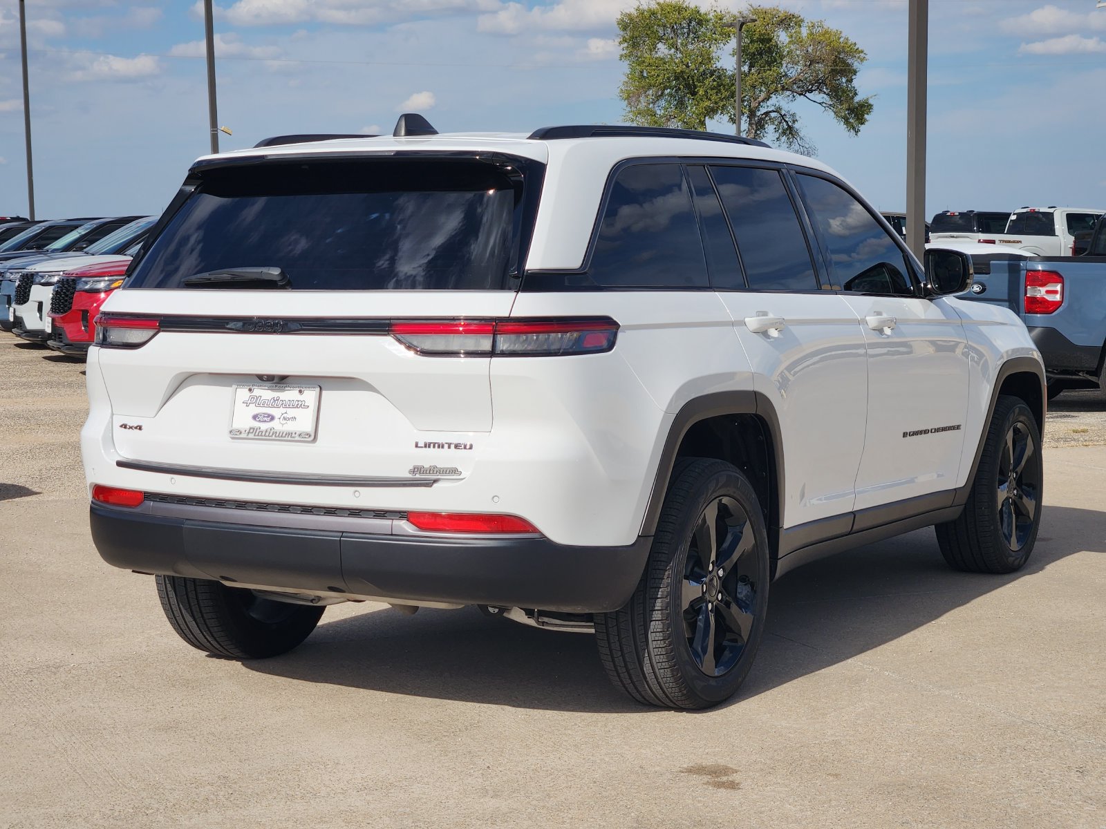 Used 2026 Jeep Grand Cherokee Limited w/ Limited Altitude Package AWD/4WD image 5
