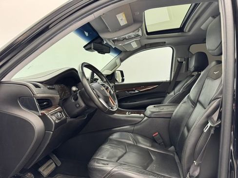 Used 2015 Cadillac Escalade Luxury RWD image 17