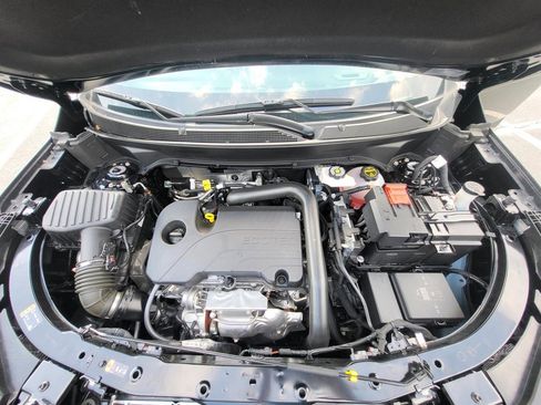 Used 2025 Chevrolet Equinox LT w/ Convenience Package II image 10