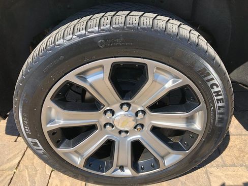 Used 2017 Chevrolet Tahoe Premier AWD/4WD image 10