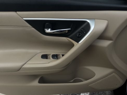 Used 2016 Nissan Altima 2.5 SL w/ 2.5 Technology Package image 23