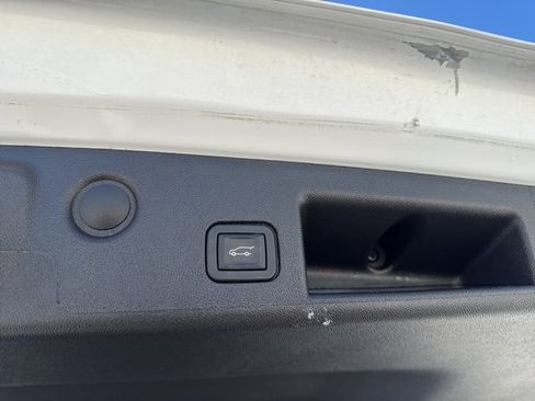 Used 2024 Chevrolet Equinox LT image 23