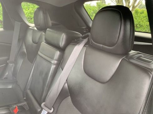 Used 2019 Jeep Cherokee Latitude Plus image 8