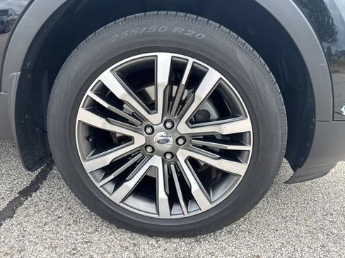 Used 2016 Ford Explorer Platinum AWD/4WD image 3