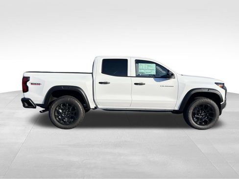 New 2026 Chevrolet Colorado Trail Boss AWD/4WD image 2