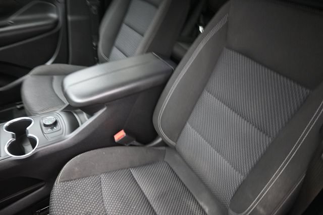 Used 2023 GMC Terrain SLE w/ Elevation Edition AWD/4WD image 17