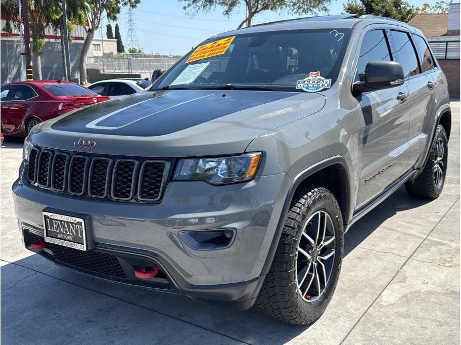 Used 2020 Jeep Grand Cherokee Trailhawk w/ Trailhawk Luxury Group AWD/4WD image 3