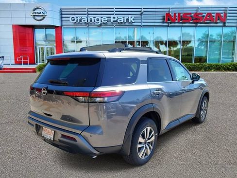 New 2026 Nissan Pathfinder SL FWD image 2