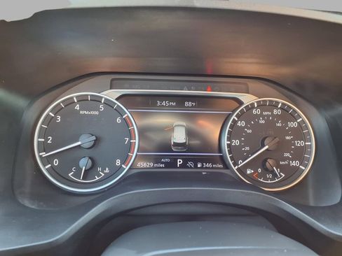 Used 2025 Nissan Rogue SV AWD/4WD image 16