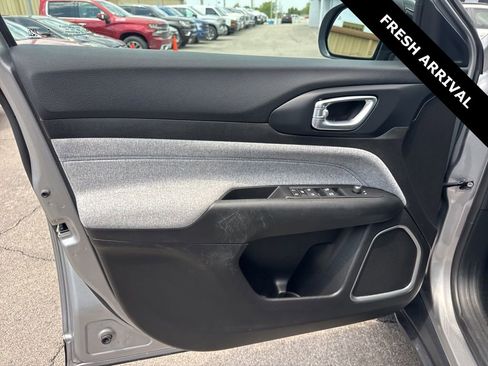 Used 2022 Jeep Compass Latitude w/ Convenience Group AWD/4WD image 9