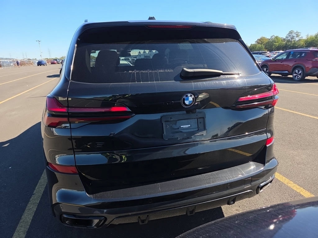 Used 2024 BMW X5 xDrive40i w/ M Sport Package AWD/4WD image 4