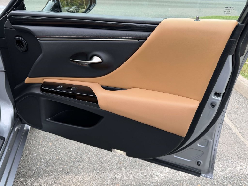 Used 2023 Lexus ES 350 w/ Accessory Package (Z1) FWD image 8