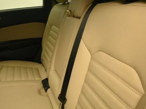 Certified 2024 Ford Edge SEL w/ Convenience Package AWD/4WD image 11