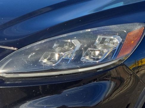 Used 2020 Ford Escape Titanium image 7