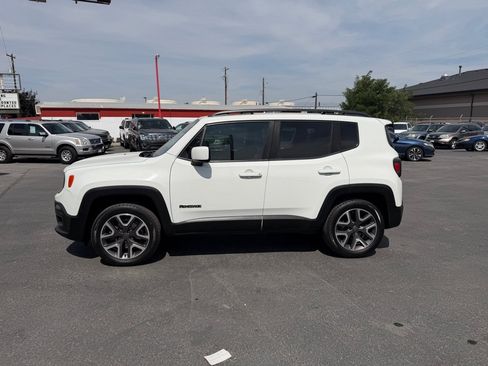 Used 2015 Jeep Renegade Latitude AWD/4WD image 3
