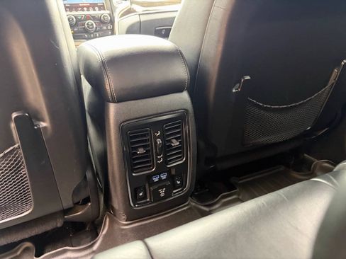 Used 2015 Jeep Grand Cherokee Overland AWD/4WD image 40