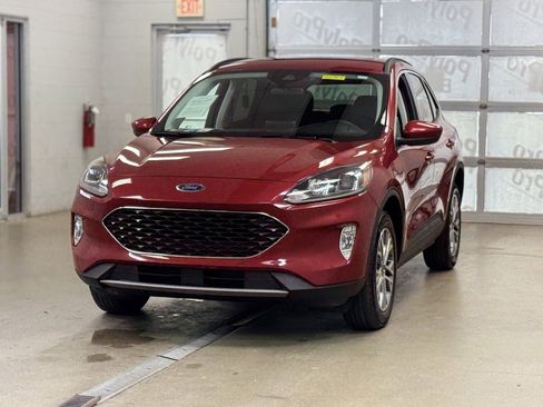 Used 2022 Ford Escape SEL w/ Technology Package image 3